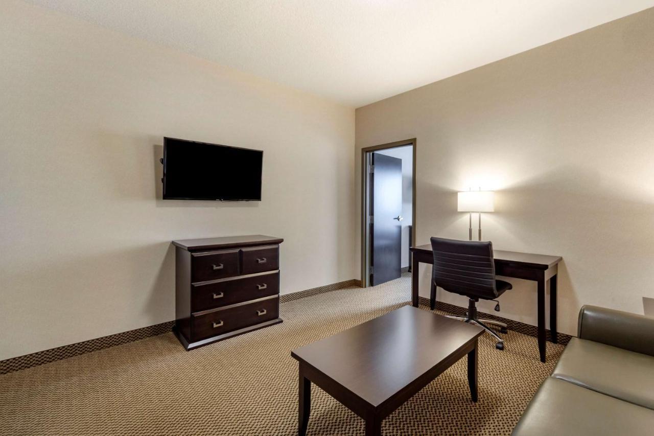 Best Western Plus The Inn at St Albert Saint Albert Exterior foto