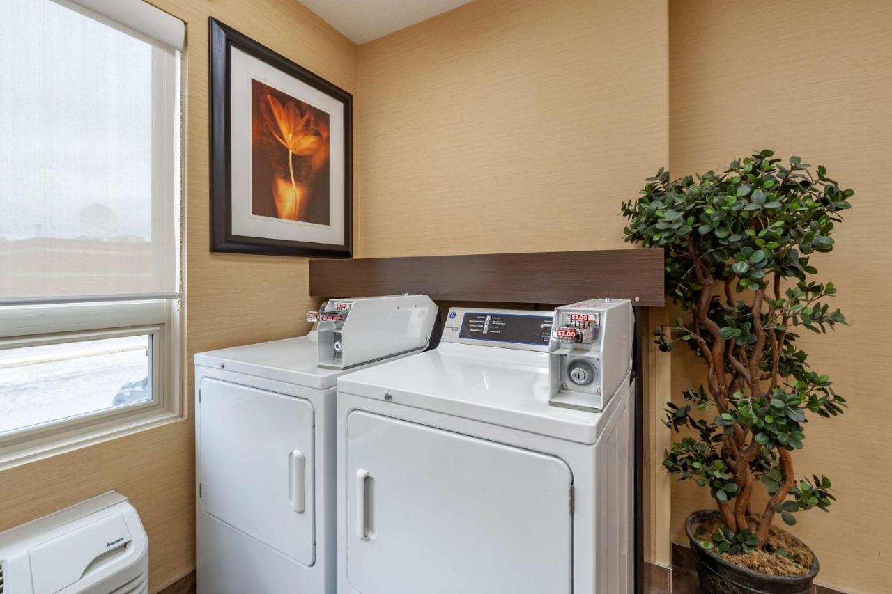 Best Western Plus The Inn at St Albert Saint Albert Exterior foto