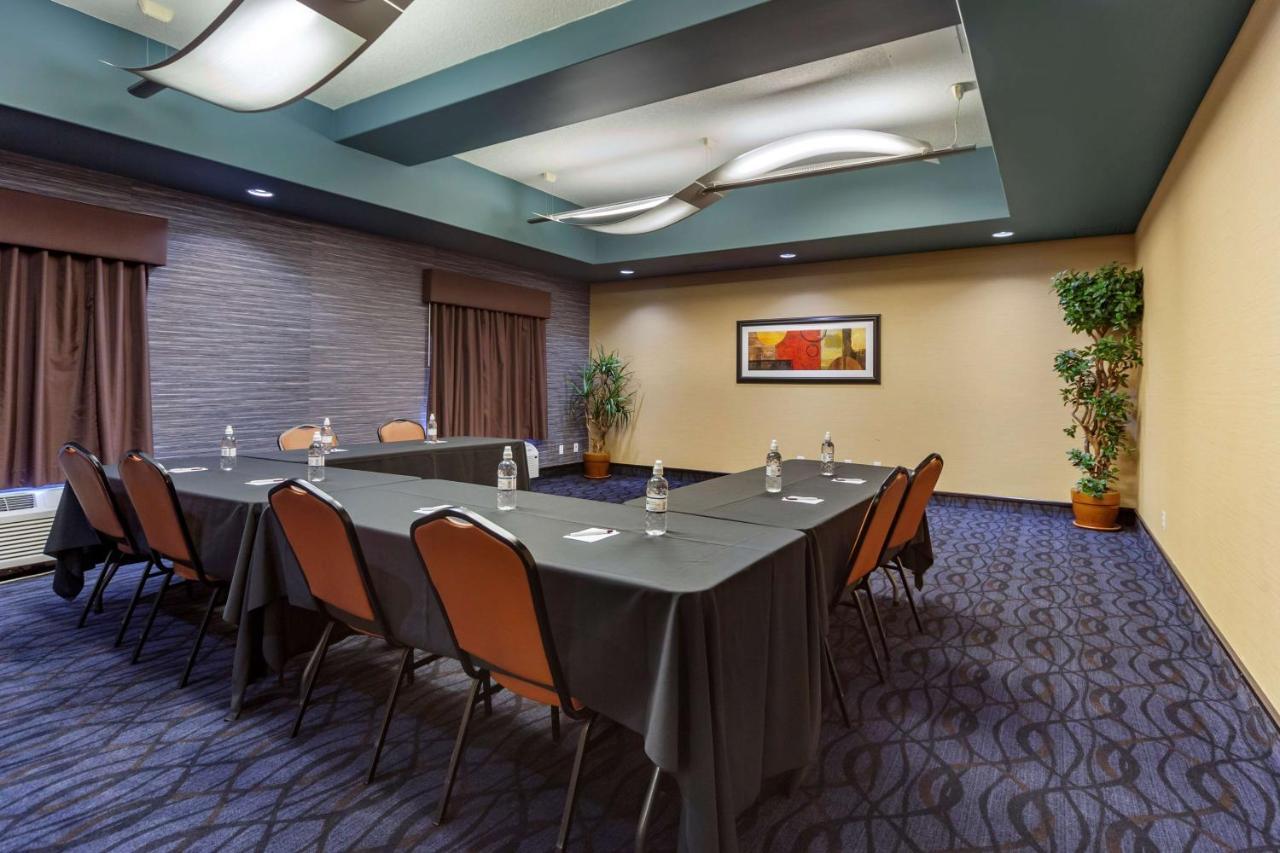 Best Western Plus The Inn at St Albert Saint Albert Exterior foto